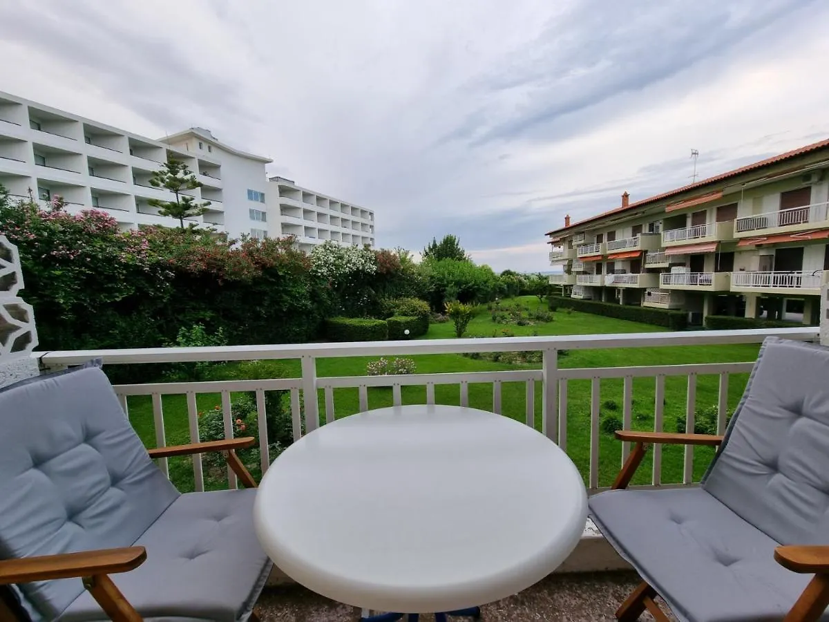 Family Apartment Near The Sea Hanioti